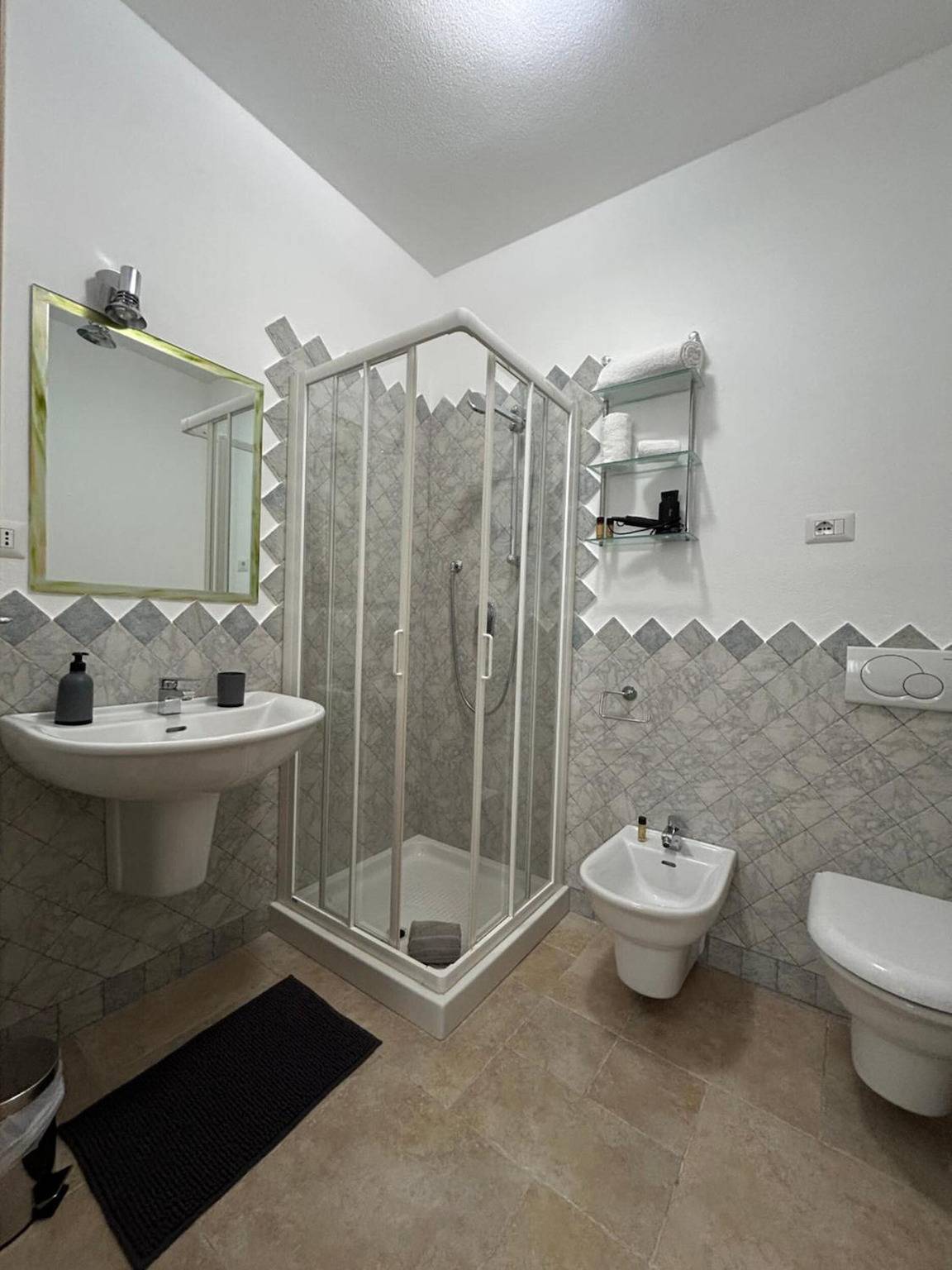 Room 'L'Angolo- Camera 2' with Shared Terrace, Wi-Fi and Air Conditioning in Porto Torres, Sassari Province