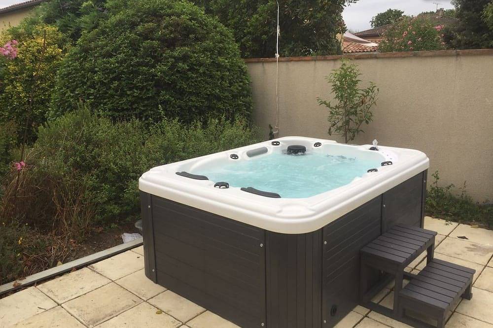 Appartement entier, 2 pièces Les jardins du grand selve jacuzzi, sauna piscine. Clim fibre netflix in Launaguet, Toulouse et ses environs