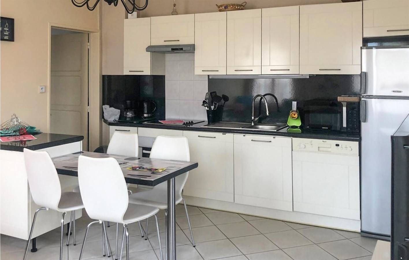 Apt isolé avec parking et TV près de la plage in L'Aiguillon-la-Presqu'île, Vendée