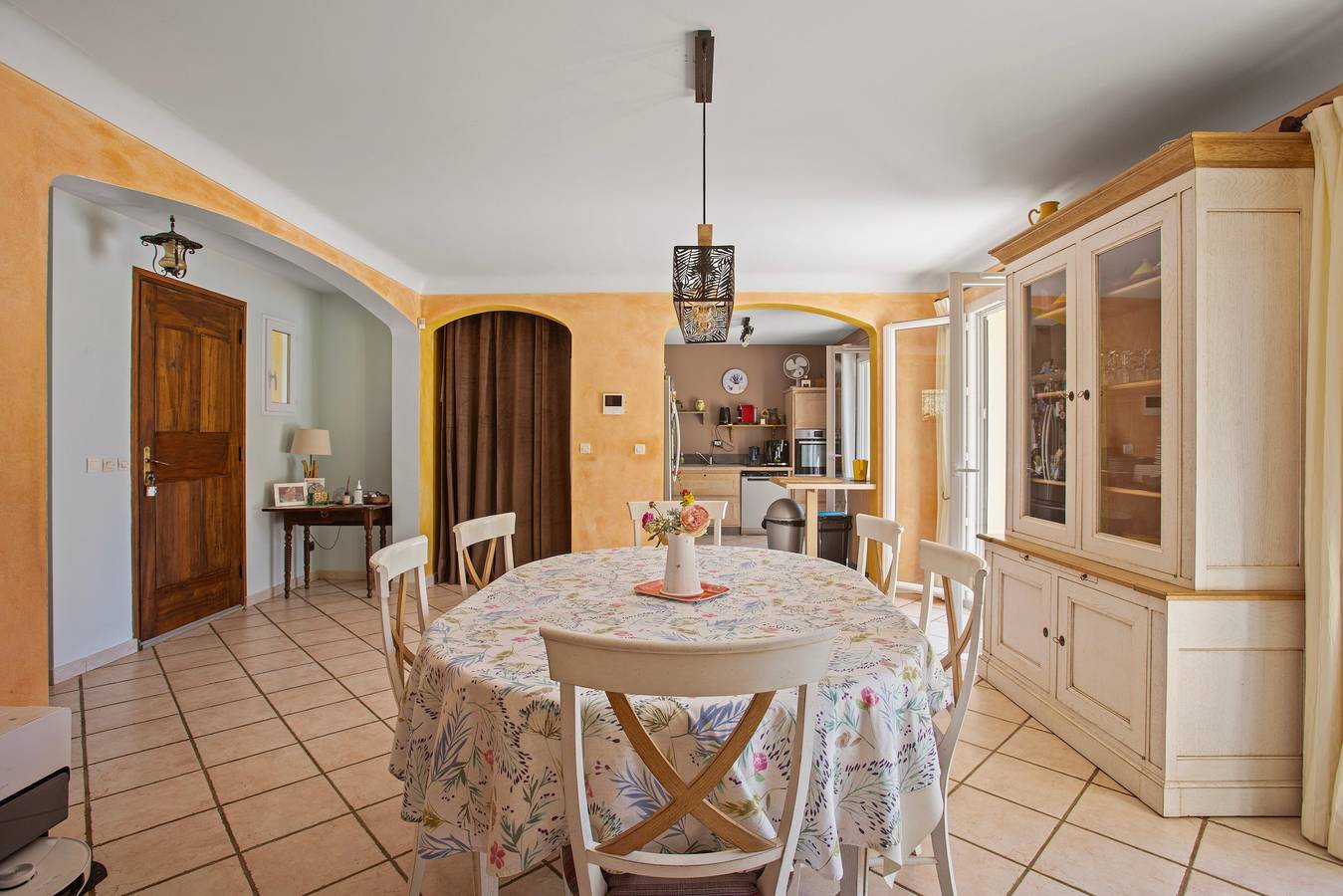 Gastenkamer 'Villa Same' met privézwembad, wifi en airconditioning in Saint-Maximin-la-Sainte-Baume, Brignoles region