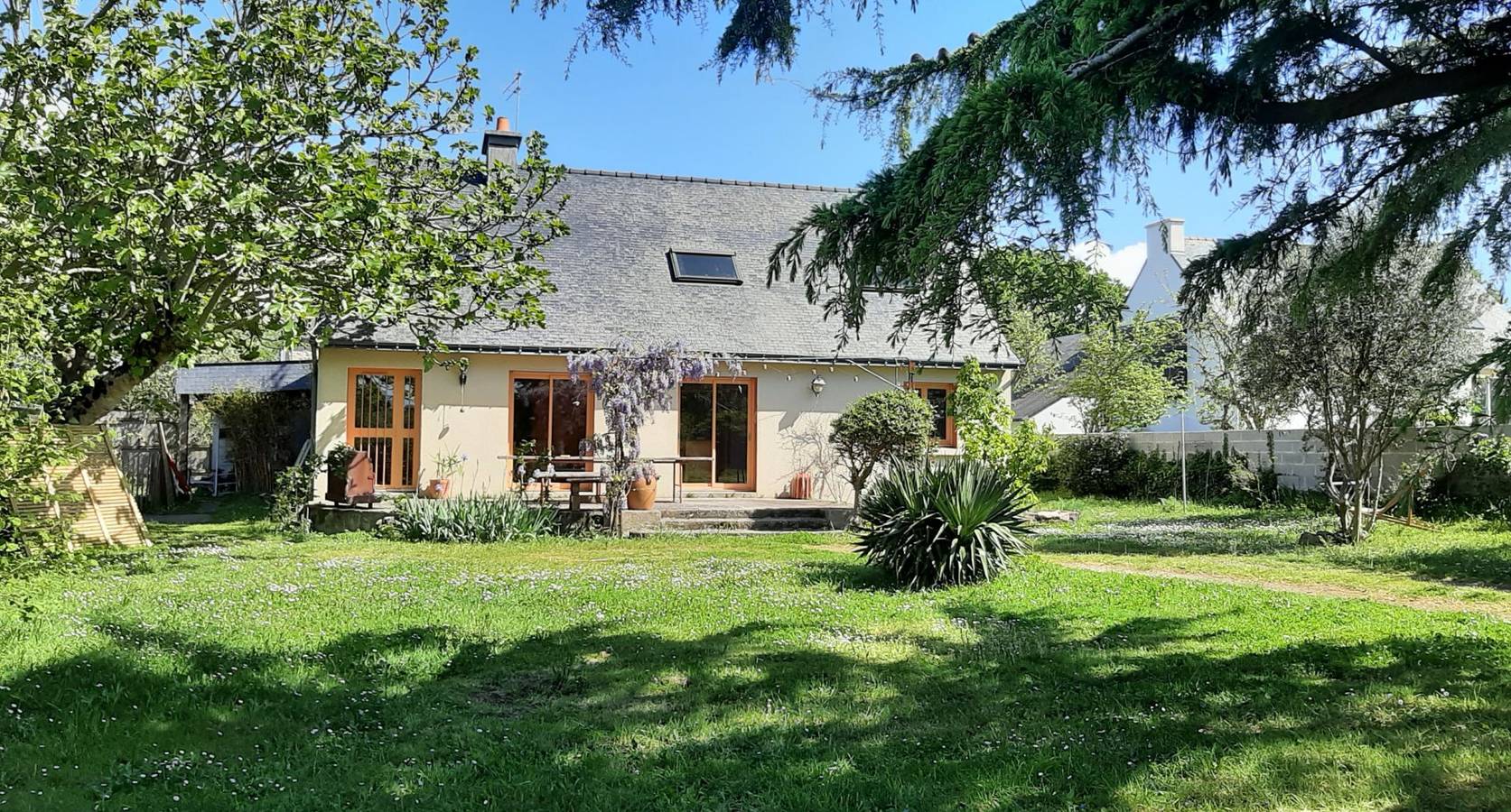 Grande maison d'été, bucolique in Locmariaquer, Côte des Mégalithes