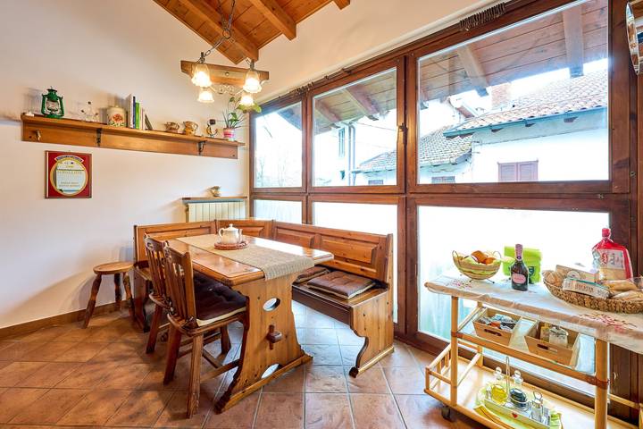 Apartamento inteiro, Apartamento 'Bruna - 100m Dal Lago Maggiore' com Wi-Fi in Monvalle, Lago Maggiore (Lombardia)