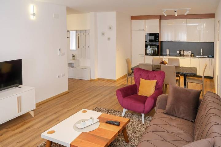 Holiday apartment for 4 people, with balcony and view as well as garden - 1
