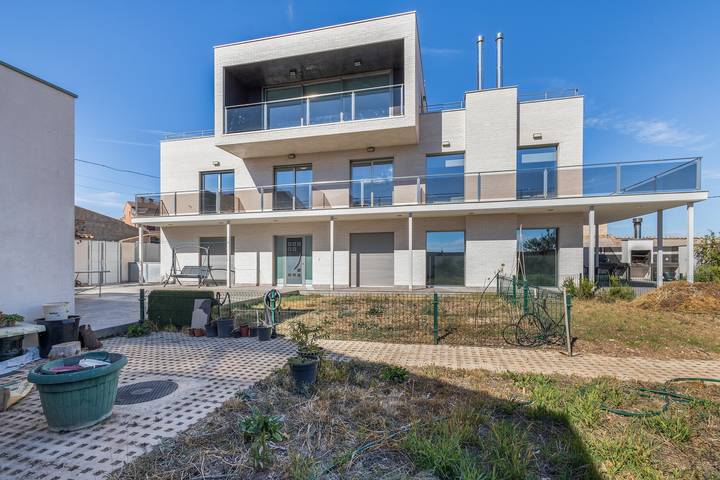 Vakantiehuis voor 15 personen, met Balkon en Tuin in Teruel en omgeving