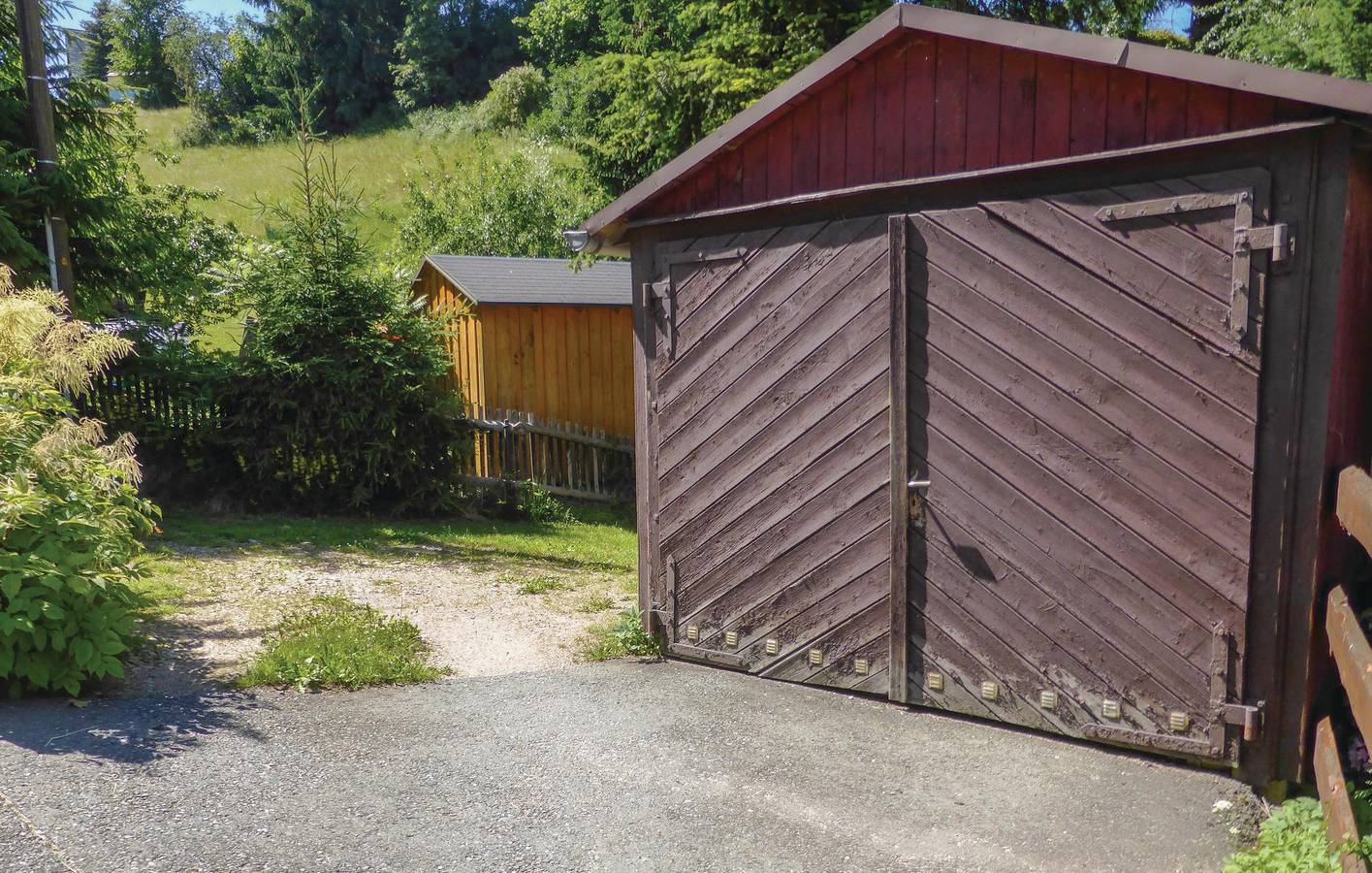 Ganze Ferienwohnung, Appartement am Fluss mit Terrasse und Parkplatz in Stützengrün, Erzgebirge