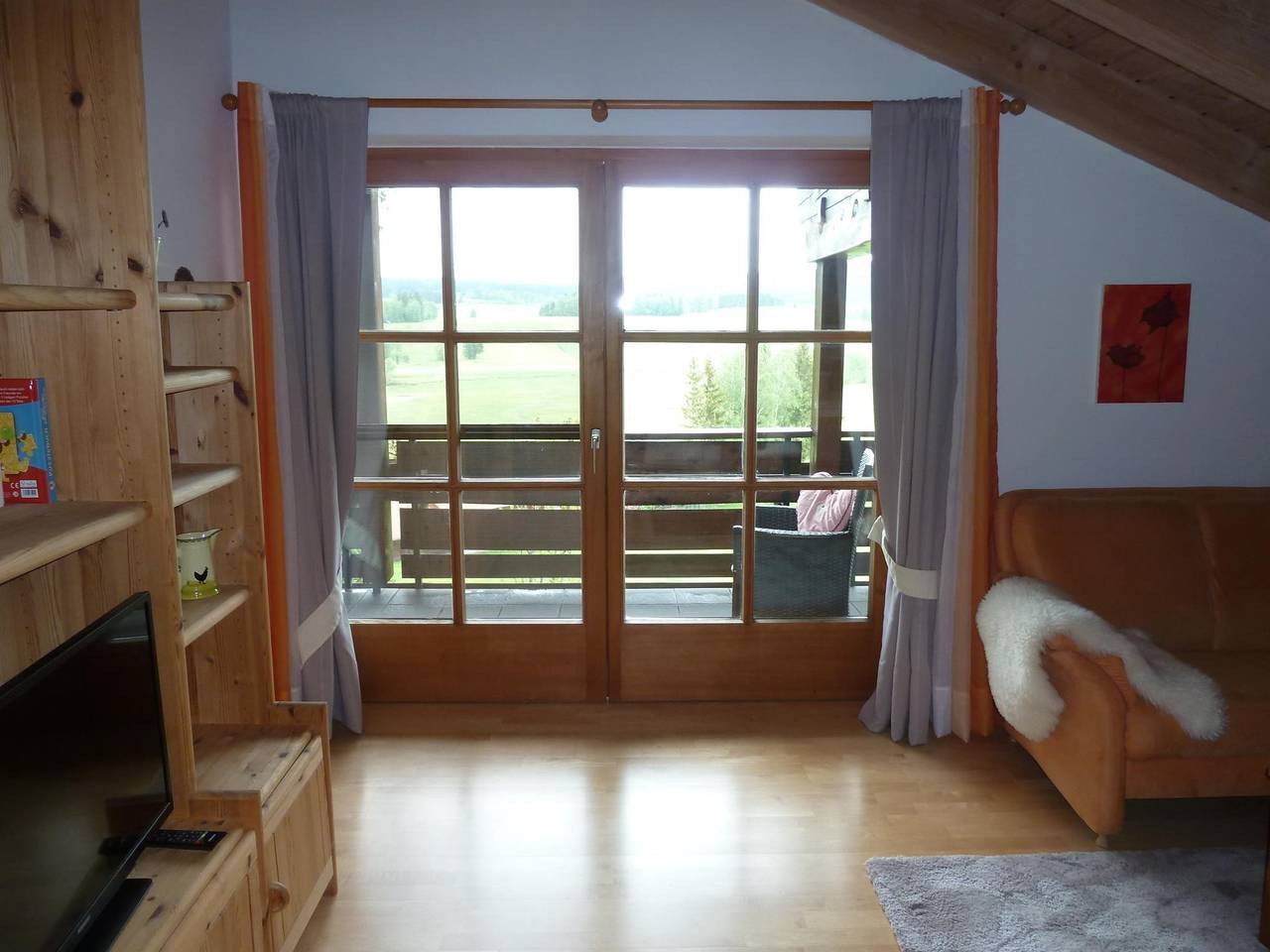 Ganze Ferienwohnung, Hopfenseeblick, 2 Schlafräume, Balkon, I. Stock in Hopferau, Bayerisch Schwaben