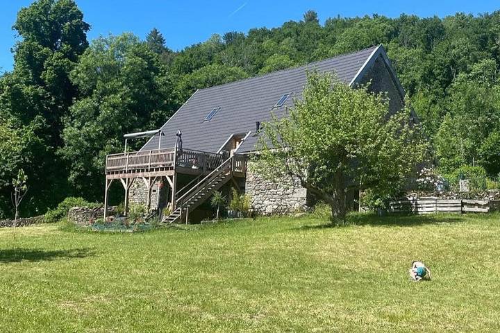 Gîte pour 12 personnes, avec jacuzzi ainsi que terrasse et jardin, animaux acceptés - 1