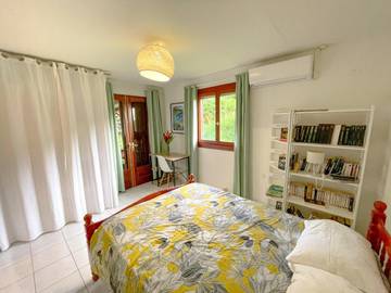 Gîte pour 2 personnes, avec vue ainsi que terrasse et jardin, animaux acceptés à Gourbeyre