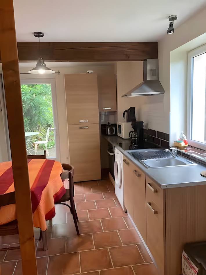 Gîte L'Acacia – Le Mas de Rinette : vue montagne, piscine partagée et Wi-Fi in Salles-sur-l'Hers, Région de Carcassonne