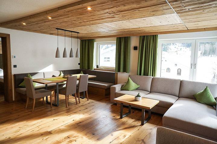Ferienwohnung für 5 Personen, mit Balkon und Garten in Bichlbach