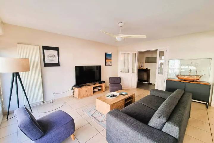 Gîte pour 5 personnes, avec balcon dans Gare D Arcachon