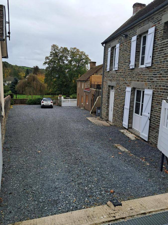 Gîte pour 2 personnes, avec vue et terrasse, animaux acceptés à Pont-d'Ouilly - 2