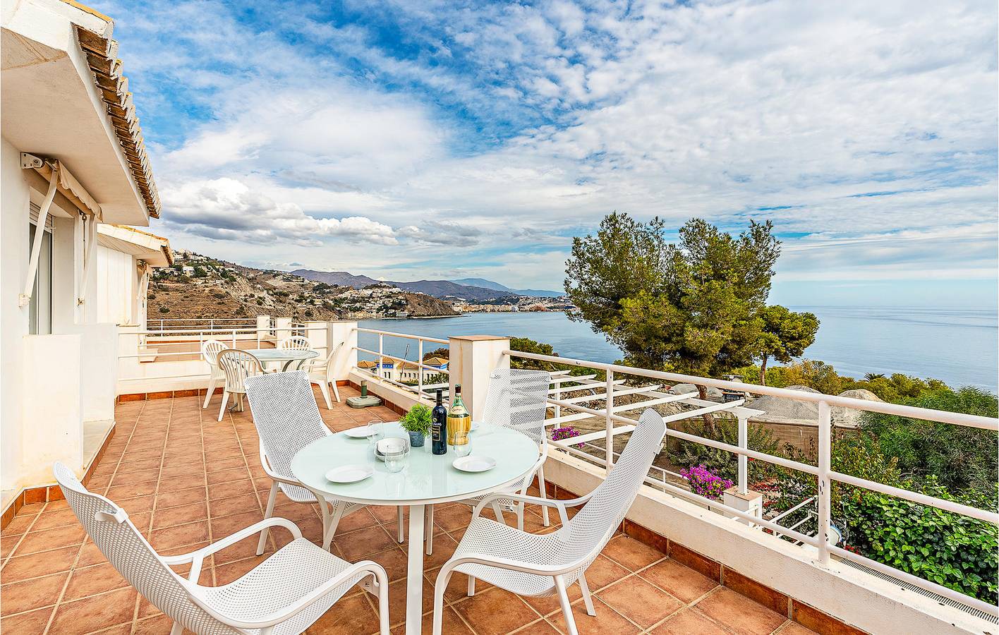 Apartment mit Meerblick, Pool und Parkplatz in La Herradura, Almuñecar