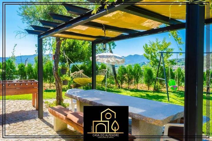 Location de vacances pour 4 personnes, avec piscine ainsi que vue et jardin dans Pedraça - 3