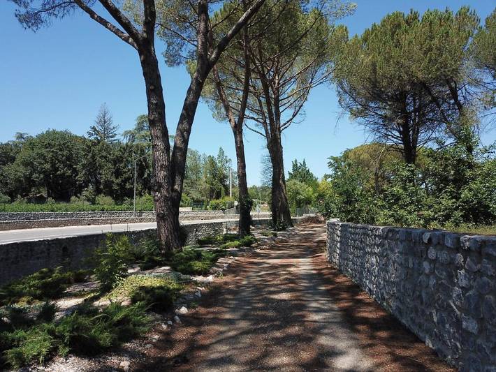 Villa pour 8 personnes, avec jardin ainsi que vue et balcon à Vallon-Pont-d'Arc - 2