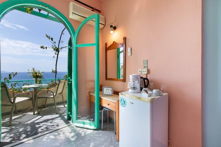 Chambre d’hôte pour 2 personnes, avec balcon et jardin en Grèce