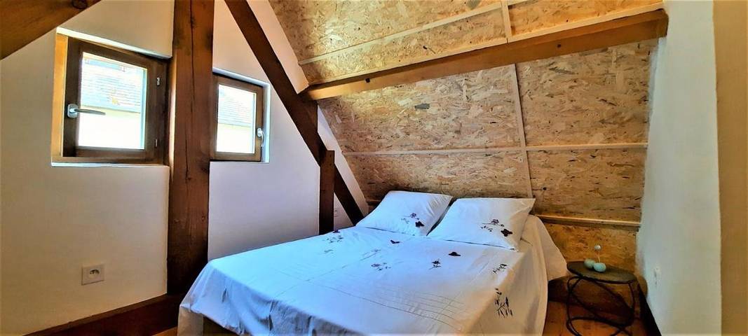 Location de vacances pour 3 personnes, avec vue ainsi que terrasse et jardin à Sarliac-sur-l'Isle - 3