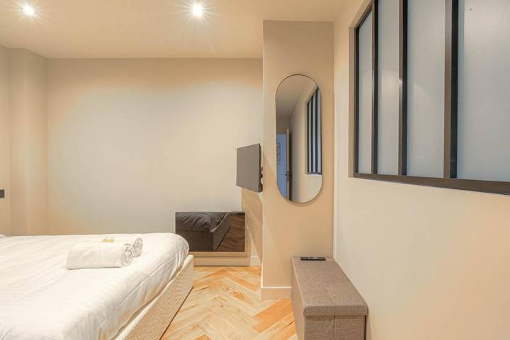 Gîte pour 2 personnes, avec piscine à La Tour-de-Salvagny - 3
