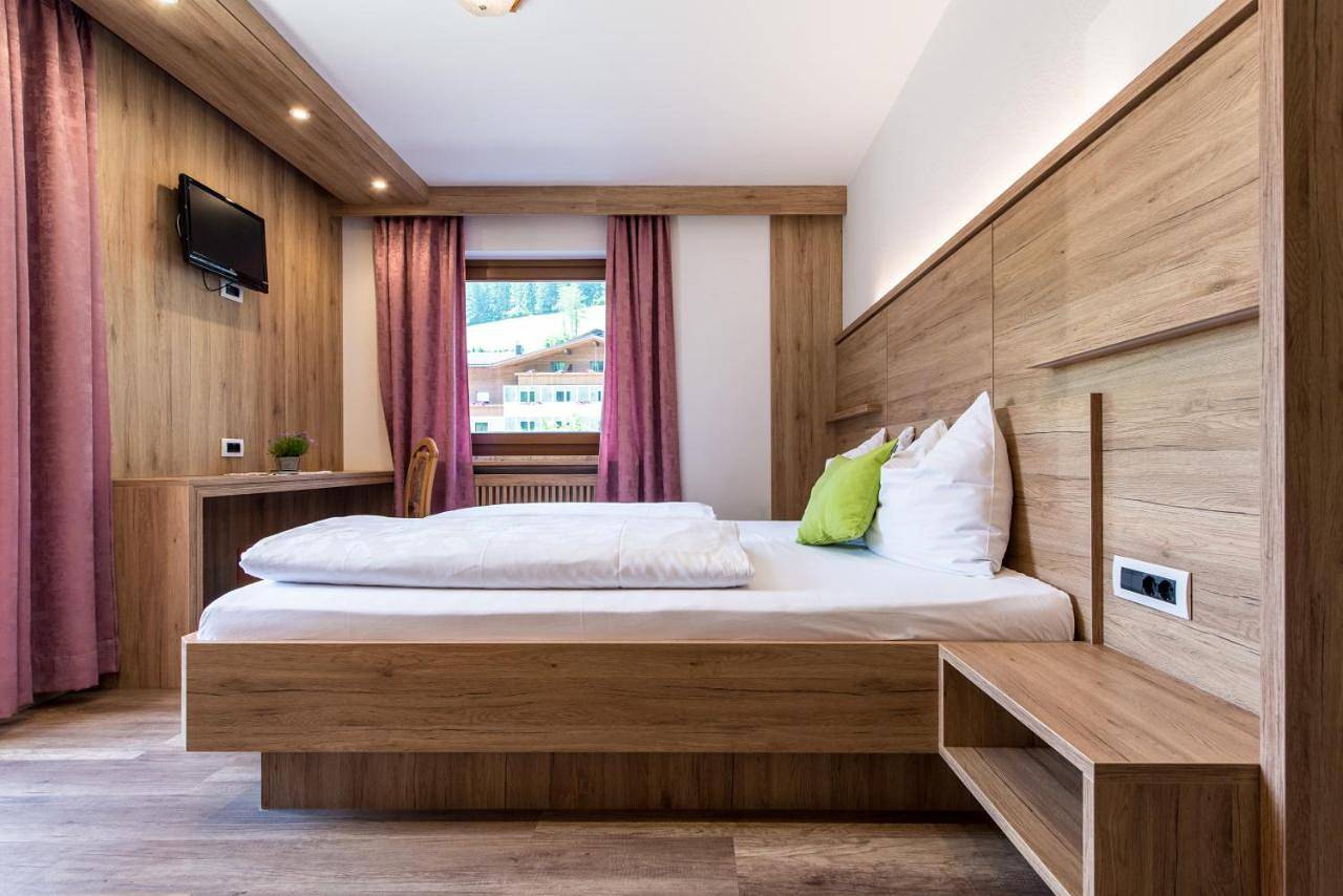 Pension Tannenhof in St. Johann im Ahrntal, Ahrntal