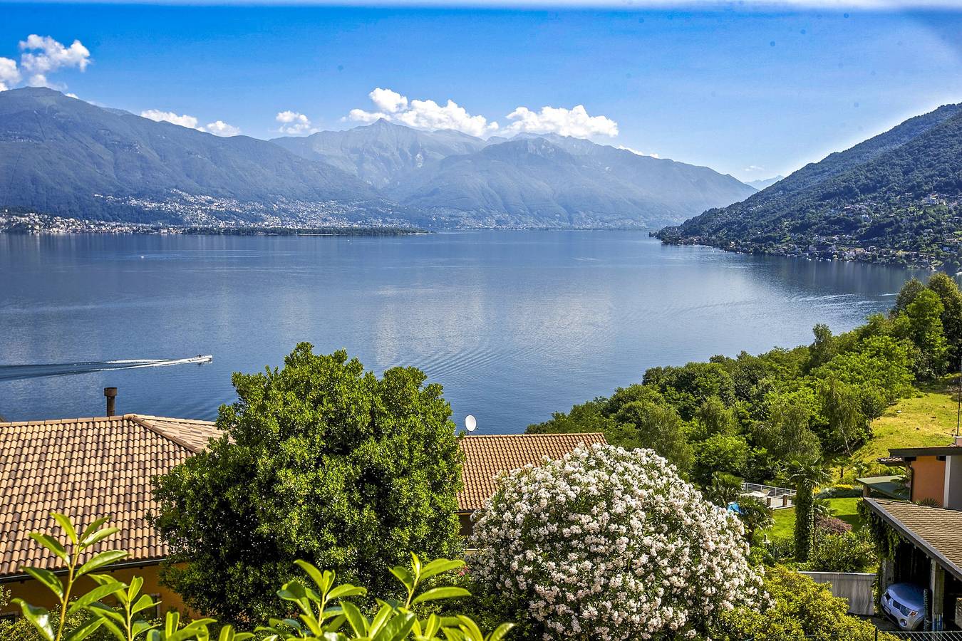 Ganze Wohnung, Appartamenti Vista da Sogno Nr. 3 in Pino sulla Sponda del Lago Maggiore, Maccagno con Pino e Veddasca
