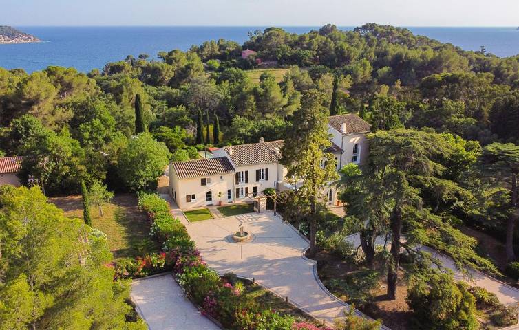 Location de vacances pour 22 personnes, avec Terrasse à Le Pradet - 4