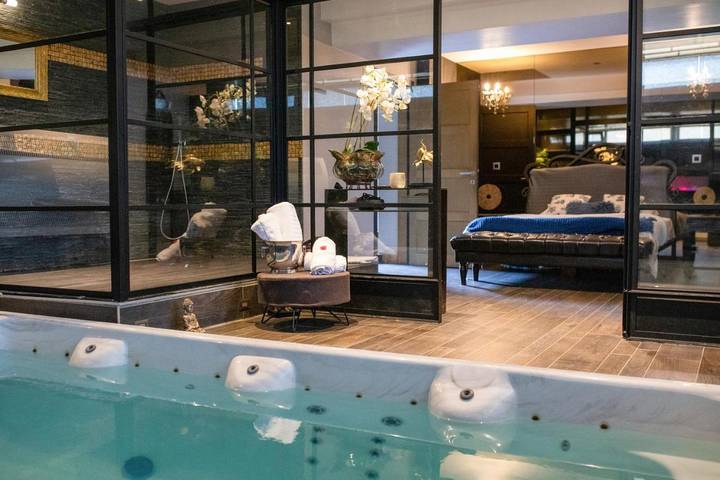 Hôtel pour 2 personnes, avec Balcon et Terrasse ainsi que Jacuzzi et Jardin à Sprimont