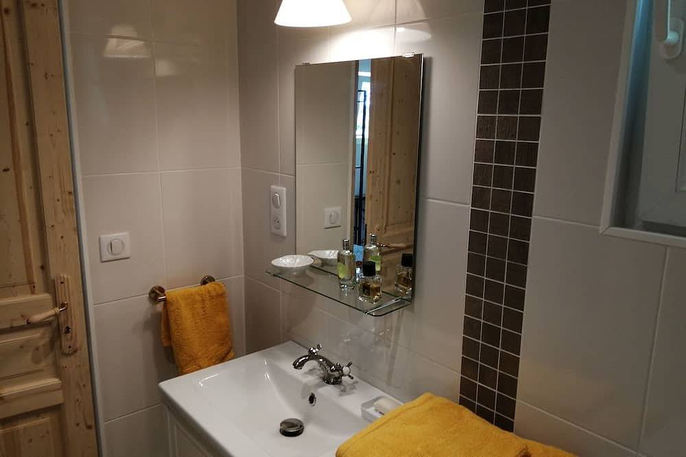 Appartement entier, Studio maisonnette en campagne ,10 mn de Sarlat in Saint-André-d'Allas, Périgord Noir