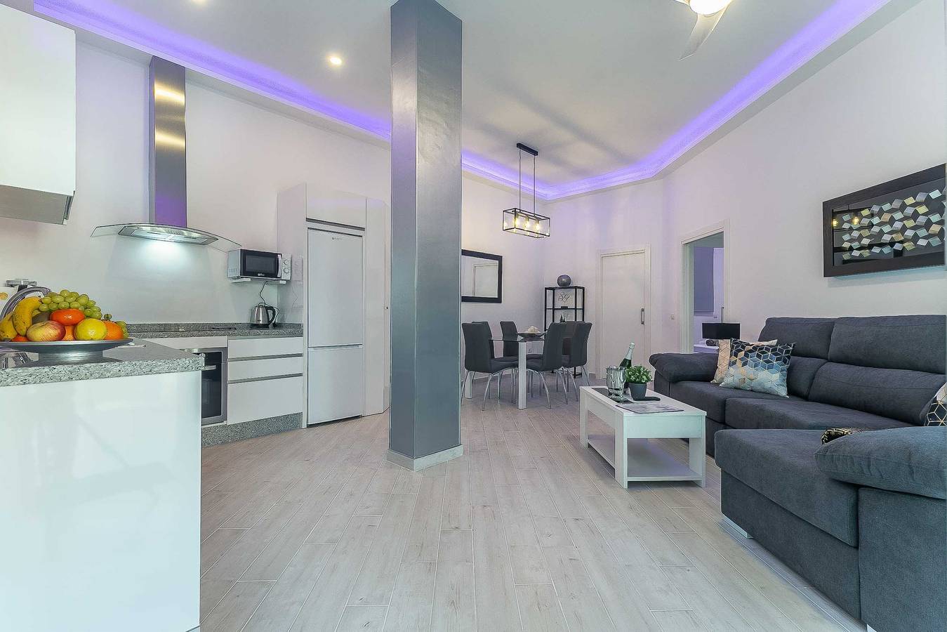Apartamento entero, Apartamento "Pueblo Marinero Apt 2" que admite mascotas, con terraza y Wi-Fi in Benalmádena, Costa del Sol