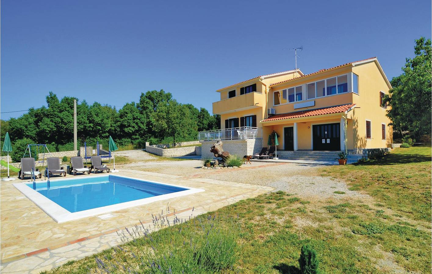 Maison de vacances pour 8 personnes avec terrasse in Presika, Côte Est De L'istrie