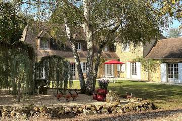 Location de vacances pour 11 personnes, avec jardin et jacuzzi à La Douze