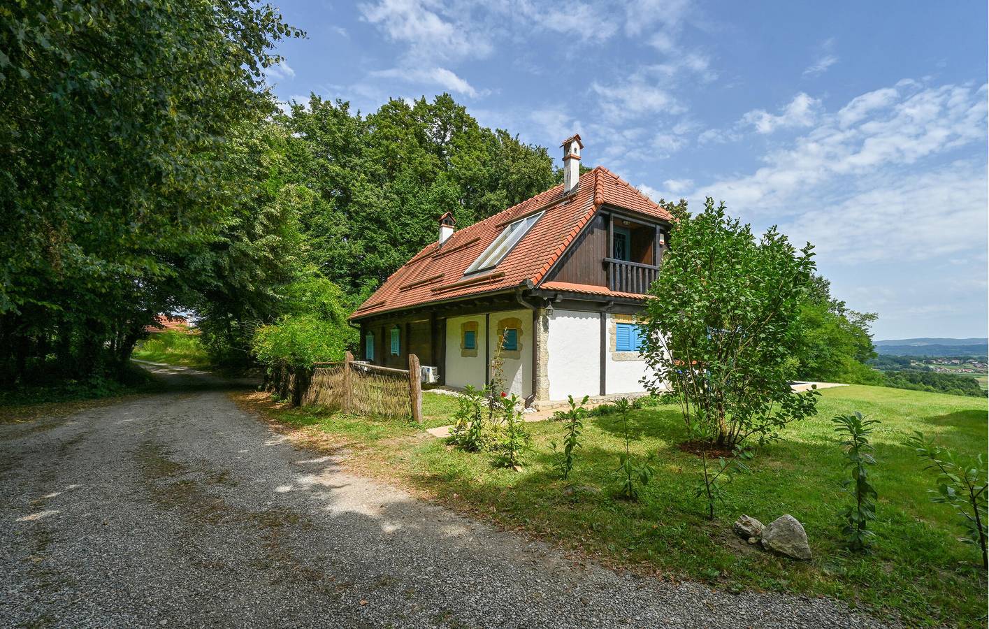 Gemütliche Ferienwohnung mit Pool, Terrasse und WLAN in der Nähe des Stadtzentrums von Zlatar in Krapina-Zagorje