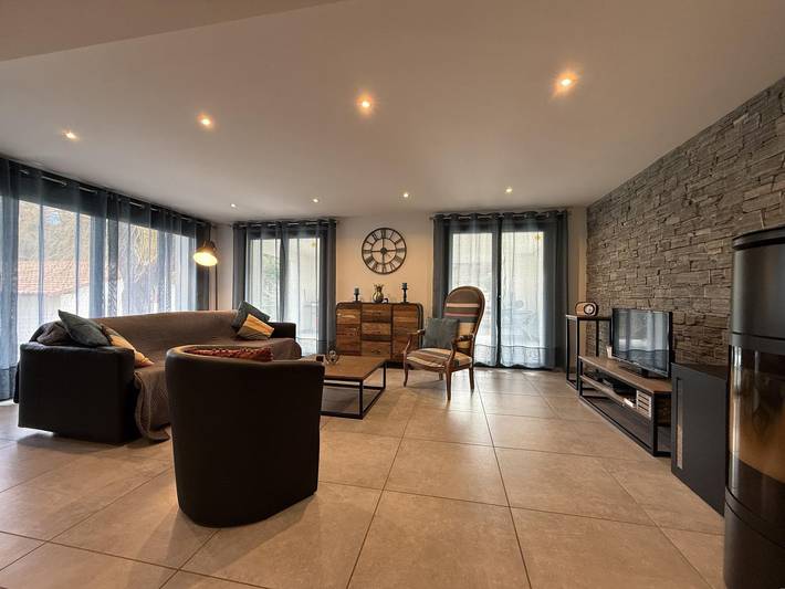 Gîte pour 4 personnes, avec jardin à Souraïde - 2