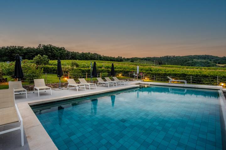 Cicale Farmhouse, 3 bedrooms Farmhouse with Pool in Lucca, Colline Lucchesi