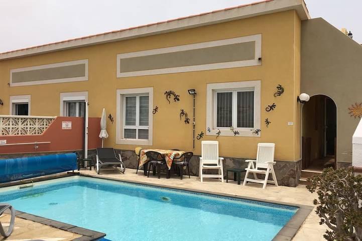 Villa for 6 people, with terrace in Caleta de Fuste
