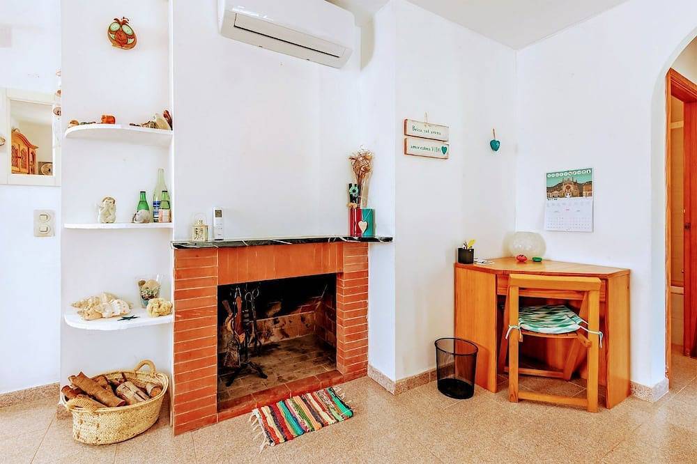 Entire apartment, Peace And Happiness Near The Sea in Font de sa Cala, Capdepera