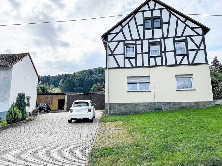 Ferienhaus für 9 Personen, mit Balkon und Terrasse sowie Garten in Rock am Ring