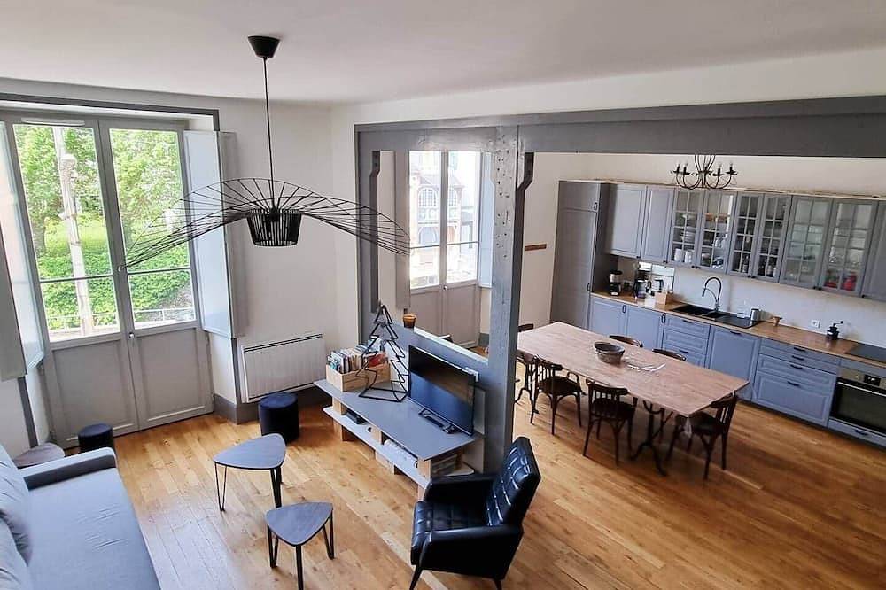 Entire apartment, L'atelier du Centre D'ax les Thermes in Ax-les-Thermes, French Pyrenees