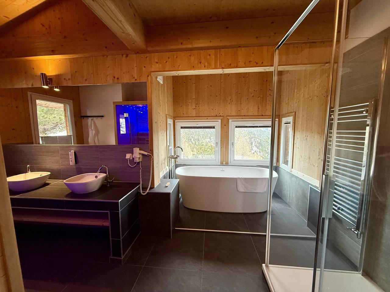 Ferienhaus # 2 mit Ir-Sauna und Komfortbadewanne in Stadl-Predlitz, Turracher Höhe