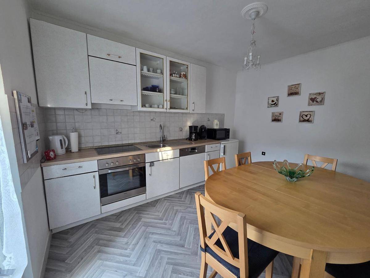 Ganze Wohnung, Monteur-, Ferienwohnung mit Balkon in Hanau bei Frankfurt und Aschaffenburg in Hanau, Main-Kinzig-Kreis