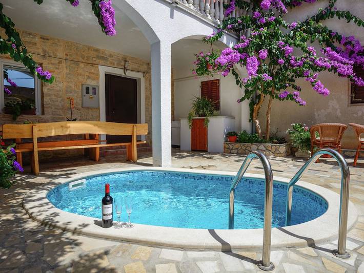 Ferienwohnung für 5 Personen, mit Balkon und Pool, kinderfreundlich in Pula-Medulin - 2