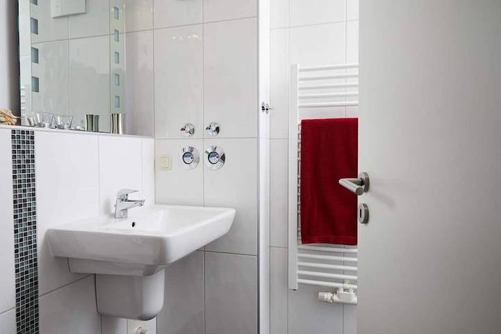 Entire apartment, Modern and cozy comfort vacation apartment with terrace, only 250 m to the beach in Ostseebad Rerik, Rerik