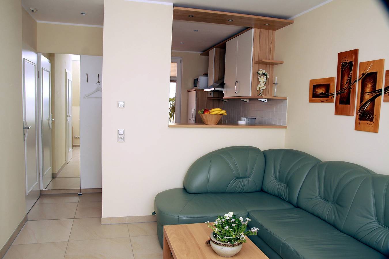 Ganze Ferienwohnung, Bugenhagen - Classic Appartements - 2 Fw 2 m. 1 Schlafr.,1 komb. Wohn-/Schlafz., Küche, Du+Wc, 3 P., 2. Et., 35 m² in Arnstadt, Thüringer Kernland