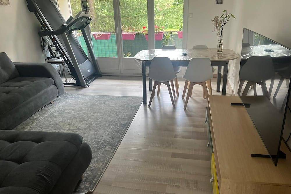 Appartement entier, Appartement lumineux proche de paris in Villiers-le-Bel, Val-d'Oise