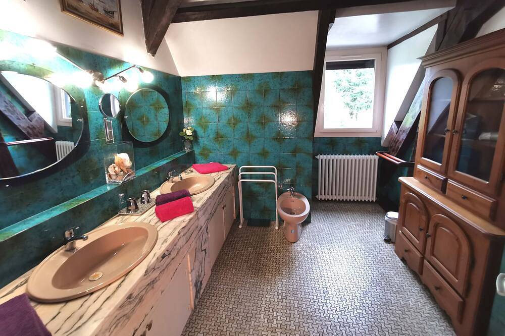 La suite junior Pivoine, au 1er étage (40m2) in Lourdes, Hautes-Pyrénées