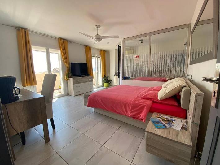 Chambre d’hôte pour 2 personnes, avec balcon et vue