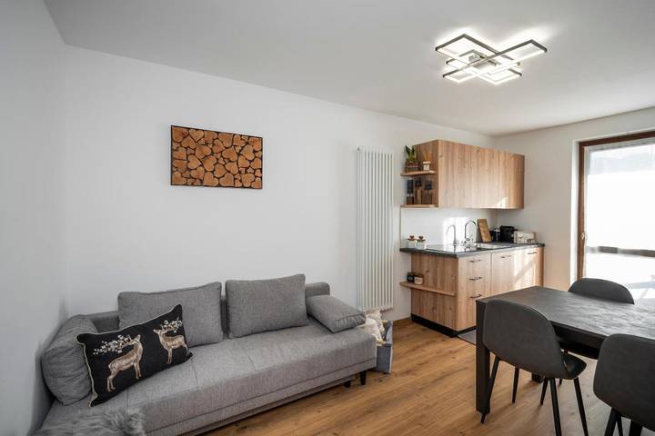 Entire apartment, Apartment 'Happiness 14' with Mountain View, Balcony and Wi-Fi in Villaggio Veronza, Ville di Fiemme