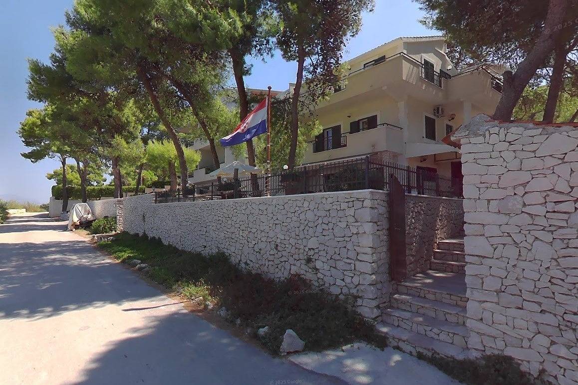 Ganze Wohnung, 1-Zimmer-Ferienwohnung am Strand Slatine, Ciovo A-25031-b in Slatine, Ciovo