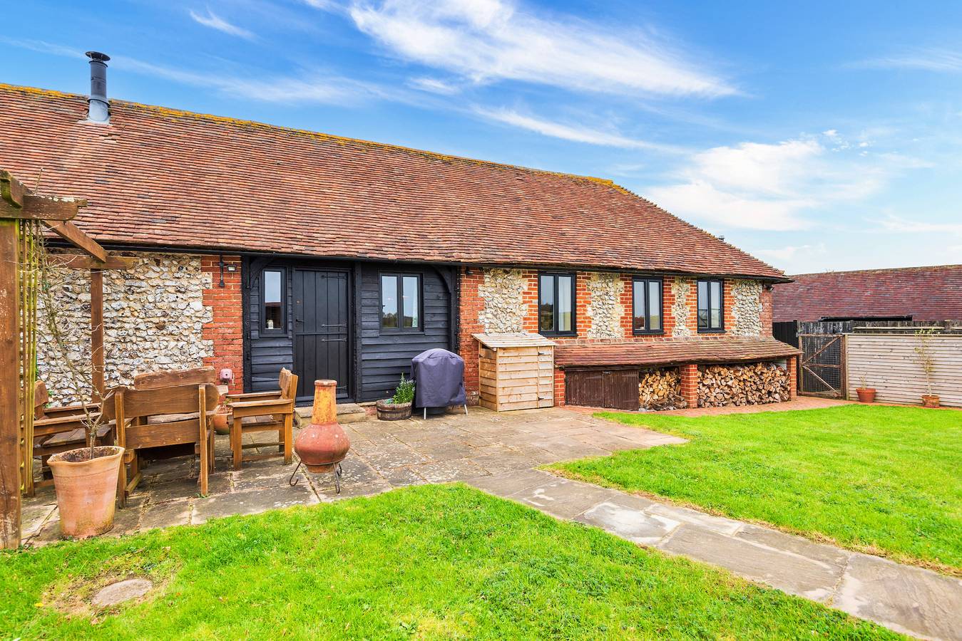 Flint Barn in Eastling, Kent