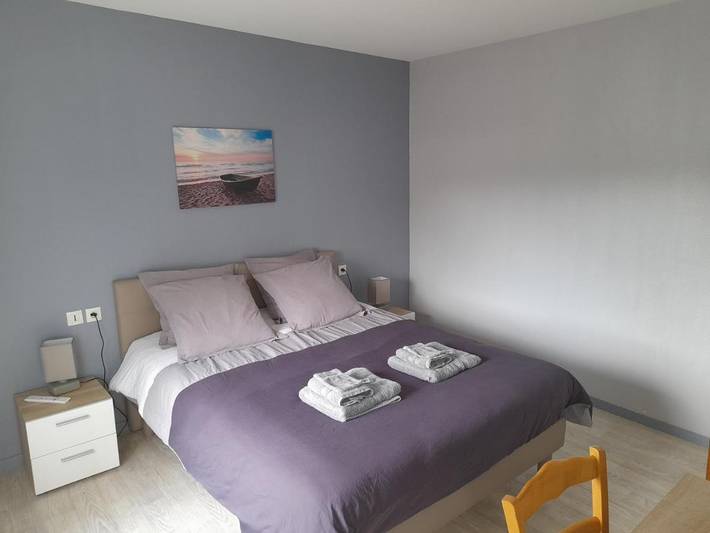 Hôtel pour 3 personnes, avec vue et terrasse, animaux acceptés à L'Étang-Bertrand - 2