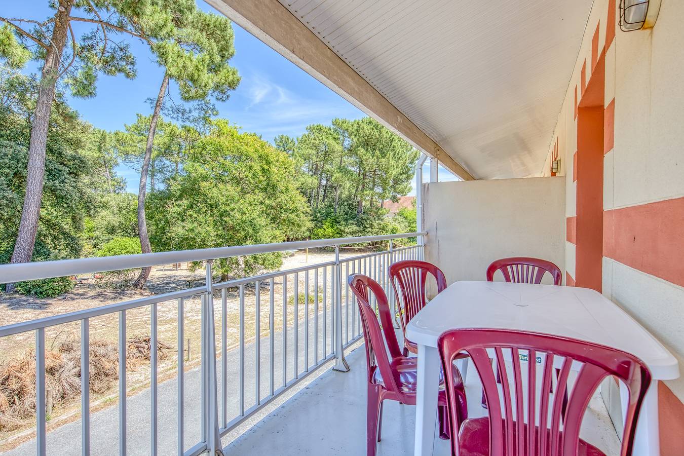 Ganze Wohnung, Ferienwohnung 'Les Vertmarines' mit Gemeinschaftspool, privater Terrasse und Wlan in Le Verdon-sur-Mer, Lesparre-Médoc und Umgebung